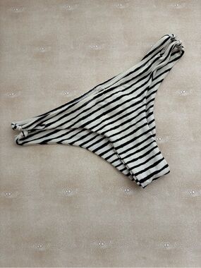 Vanilla/Beach Black & Cream Striped Bikini Bottom with Side Cutout Detail Sz S